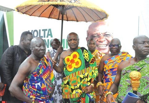 Togbe Afede XIV (middle), Agbogbomefia of Asogli, arriving at the forum