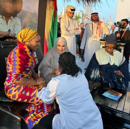 Ghanaian Chef, Failatu Abdul- Razak who recently cooked  for 227 hours in a bid to break a world record but was unsuccessful greeting Mrs Samira Bawumia. With them are Osafohene Dr Afua Asabea Asare ( right) and Dr Fayqa Askanani.