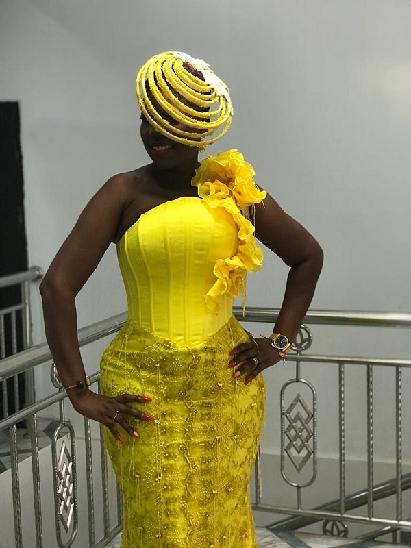 chricyellow hat