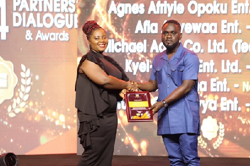  East Volta based Kyei Be-Kind Enterprise receiving award for Best Onga Powder Distributor.