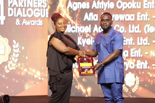 East Volta based Kyei Be-Kind Enterprise receiving award for Best Onga Powder Distributor. East Volta based Kyei Be-Kind Enterprise receiving award for Best Onga Powder Distributor.