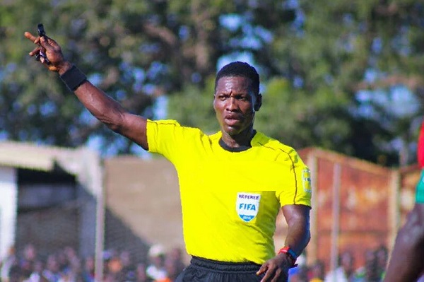 Referee Daniel Laryea