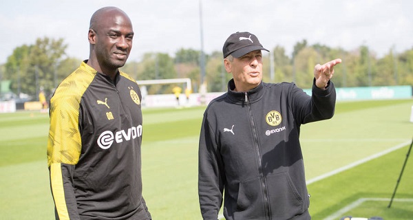 Sebastian Kehl and Otto Addo Sebastian Kehl approves of Otto Addo's request