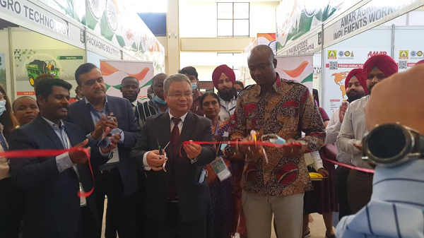 The Deputy Minister of Food and Agriculture, Alhaji Hardi Tufeiru cutting the tape to formally open the Agritech West Africa 2022
