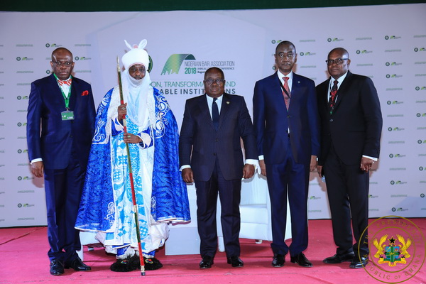 President Akufo-Addo with the Emir of Kano, and members of the planning committee of the Nigerian Bar Association