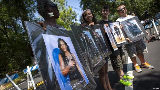 84653547 028427155 1 A number of fans gathered at the cemetery in New Jersey