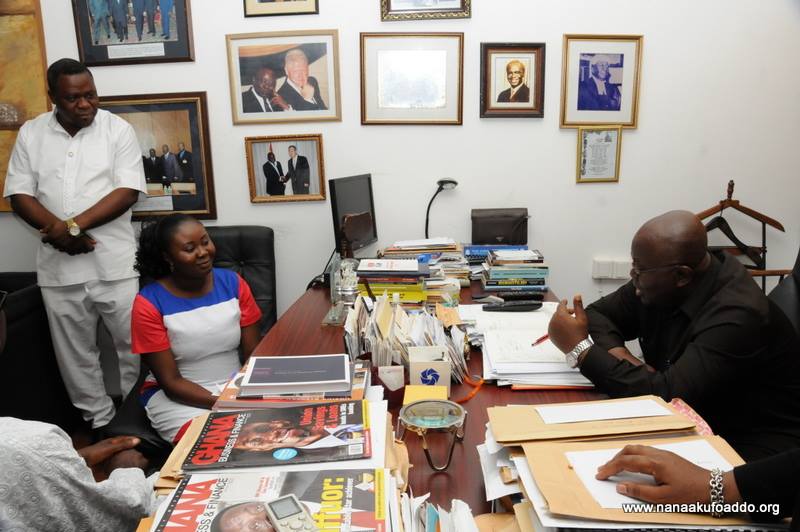 11407055 10153365599514836 4602033911465176983 n Nana Akufo-Addo in a chat with Francisca Oteng-Mensah