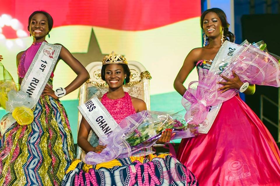 Miss Ghana 2015 flanked by her runners up