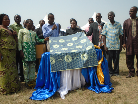 UNVEILING THE ANNIVESSARY CLOTH UNVEILING THE ANNIVESSARY CLOTH