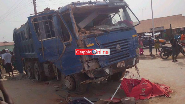 pictures of the scene of an accident at Berekum   1 