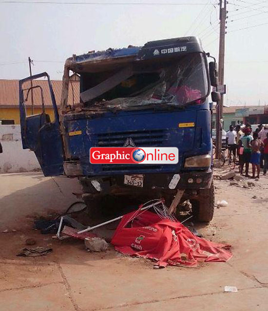 pictures of the scene of an accident at Berekum   5 