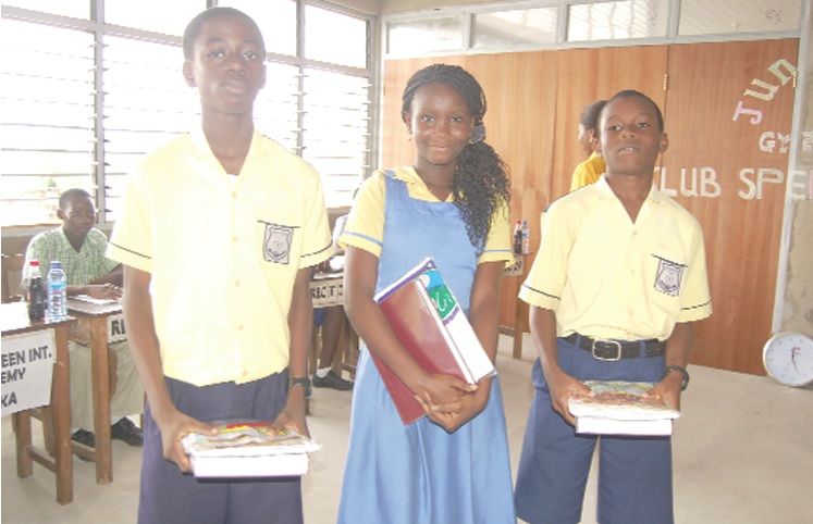  Proud winners of the Contest, Mizpah Int. School displaying their prizes after the Contest.