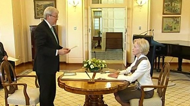Kevin Rudd was sworn in, promising to do his ''absolute best''