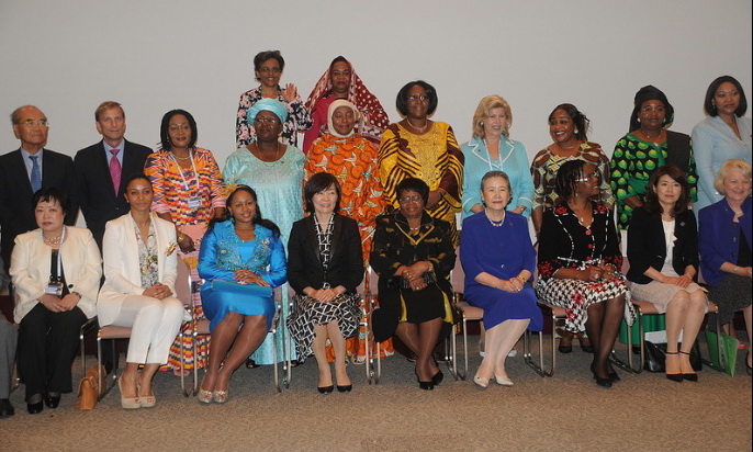 A group photo of the first ladies at the HIV & AIDS symposium