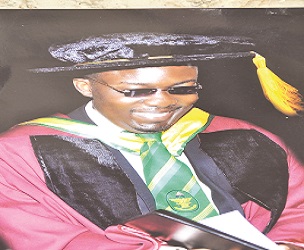  Dr Daniel Owusu-Ansah