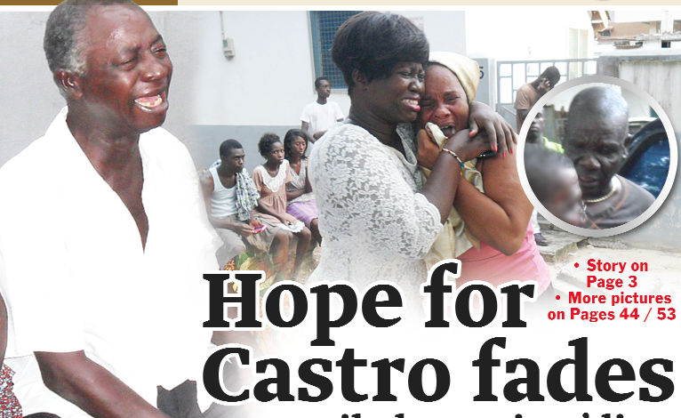 Family members of the musician weeping. Pictures: Andrews Tetteh