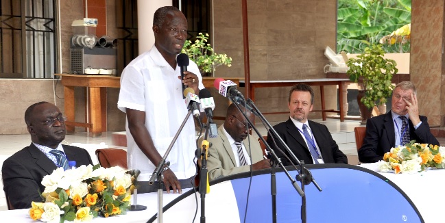  Nii Lante Vanderpuije (standing) addressing the programme. With him are Mr Steve Kyerematen (left), Mr Simon Davor, Ian Tofield, (2nd left) and Rolf Marti from Zurich Insurance Company