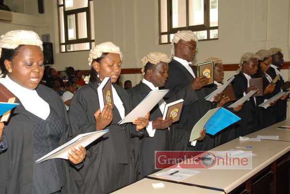 The new judges and magistrates taking the Oath of Administration