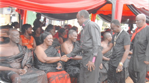 Nana Ampadu, Obuoba Adofo and Kofi Sammy greeting family members
