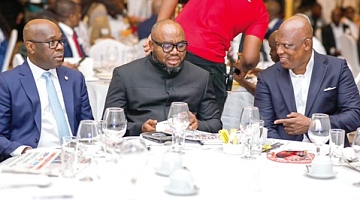 Ato Afful (right), Managing Director, Graphic Communications Group Ltd, interacting with Mohammed Adams Sukparu (middle), Deputy Minister of Communications, Digital Technology and Innovations, and Kwamina Asomaning, Managing Director and Chief Executive of Stanbic Bank Ghana, during the Graphic Business/Stanbic Bank Breakfast Meeting. Picture: ELVIS NII NOI DOWUONA