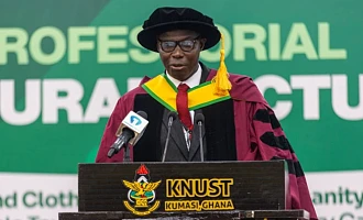 Prof. Ebenezer Kofi Howard,  ‎Vice-Dean, Faculty of Art,KNUST, delivering a profesorial lecture in kumasi.