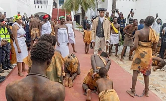The director used a cast of more than 100 performers