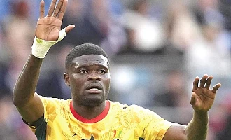 England players have been told to decide whether to shake hands with Thomas Partey 