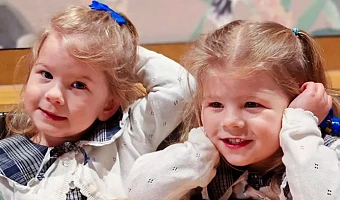 Identical twins Nancy and Margo were born healthy after the procedure