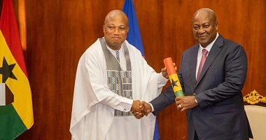 President John Dramani (right) and Samuel Okudzeto Ablakwa (left), Minister of Foreign Affairs.