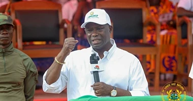 Lands Minister charges mining cooperatives: Take the gold, but restore the land